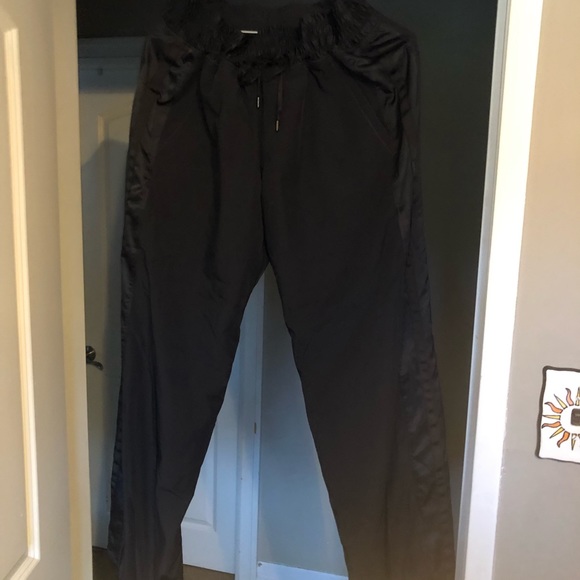 Lululemon vintage lined pants. Never been worn. Lots of cute detail - Picture 7 of 8